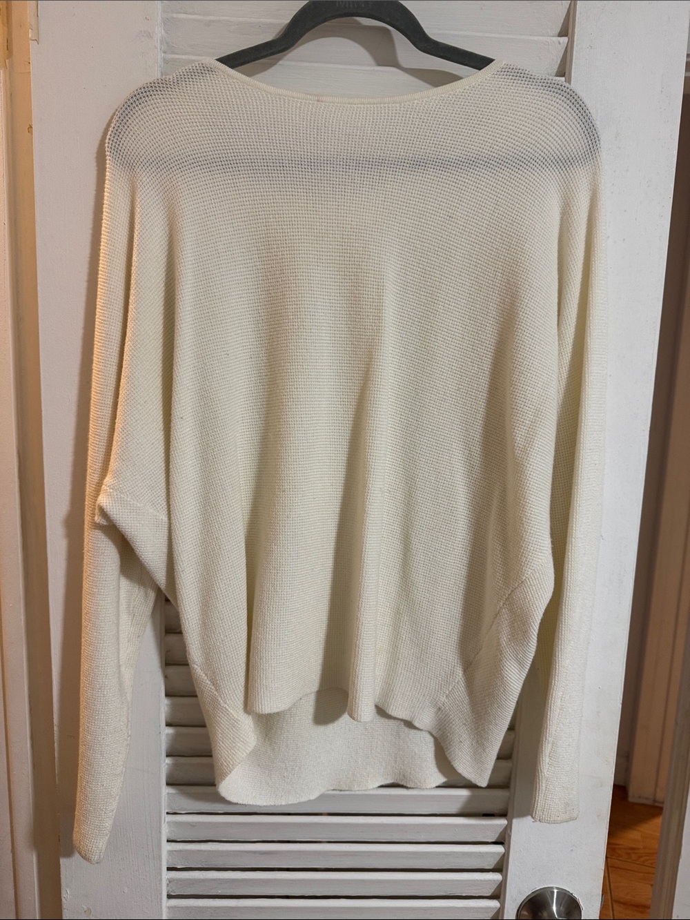 Cyrus Cream Lightweight Scoop Neck Knit Sweater